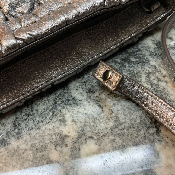 💥SALE💥NWOT Michael Kors Silver, Metallic Ruched Leather Clutch/crossbody. - Picture 3 of 10